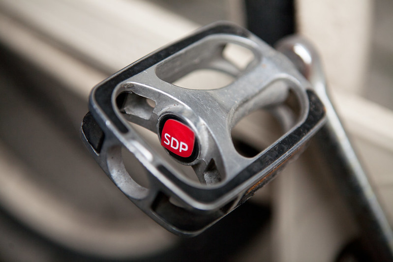 polkupyörän poljin, jossa SDP tarra