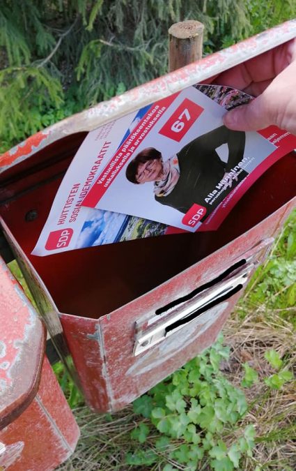 Kuntavaaliesitteitä postilaatikkoon